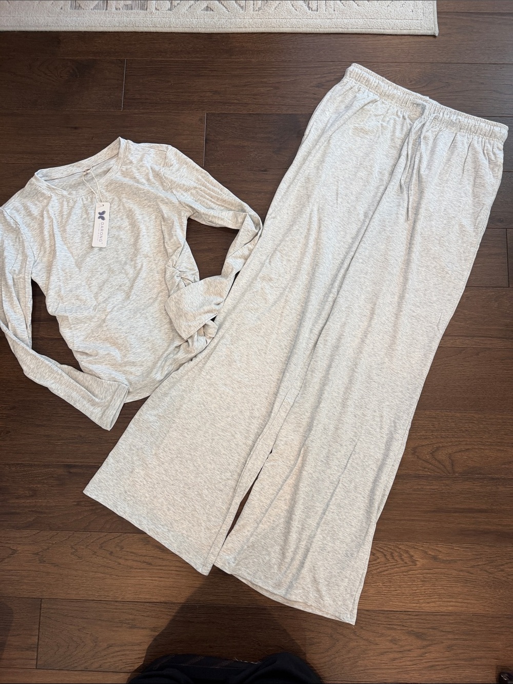 Darong 2 Piece Lounge Sets Rouched Long Sleeve & Wide Leg Pant Medium - C54-052